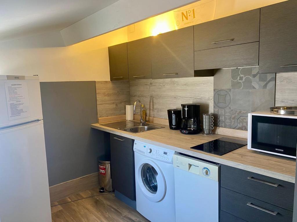 קאלבי Residence Antonia Appartements Avec Piscine Commune - Centre Ville Calvi מראה חיצוני תמונה